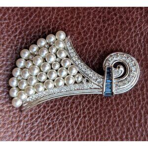 Vintage Butler Signed Silver Tone Faux Pearl Rhinestone Brooch